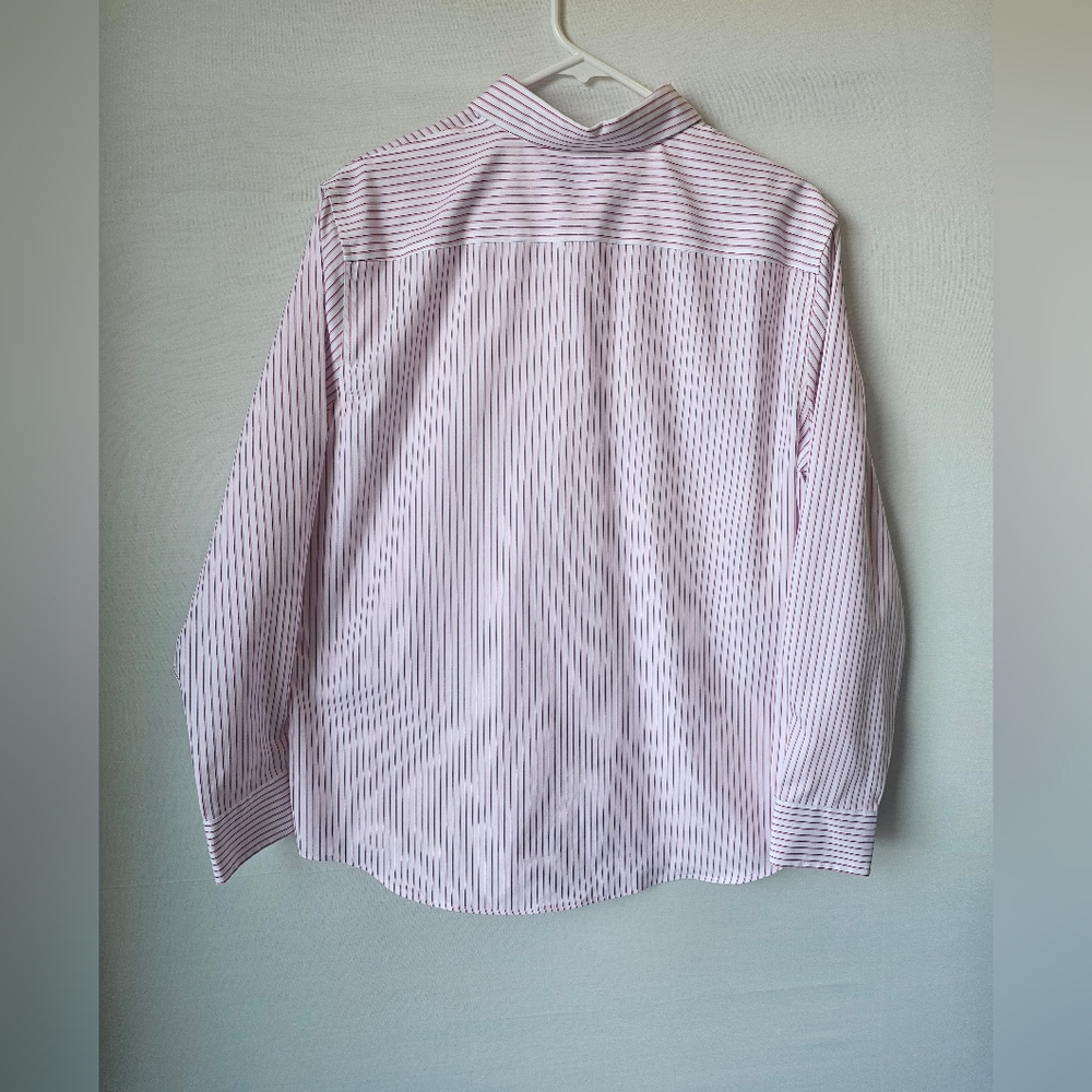 Women's Pink Stripe Button-Front Dress Shirt - Picture 4 of 16